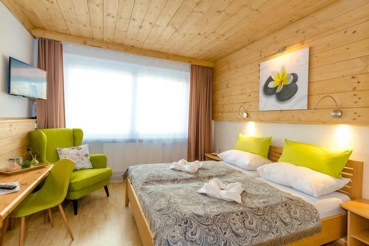 Landpension Birker - Self Check-In Weisskirchen in Steiermark ภายนอก รูปภาพ